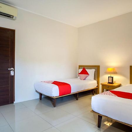 Oyo 107 Kusuma Kemang Suite Джакарта Экстерьер фото