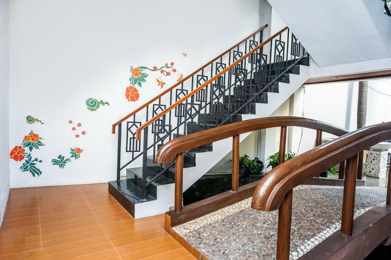 Oyo 107 Kusuma Kemang Suite Джакарта Экстерьер фото