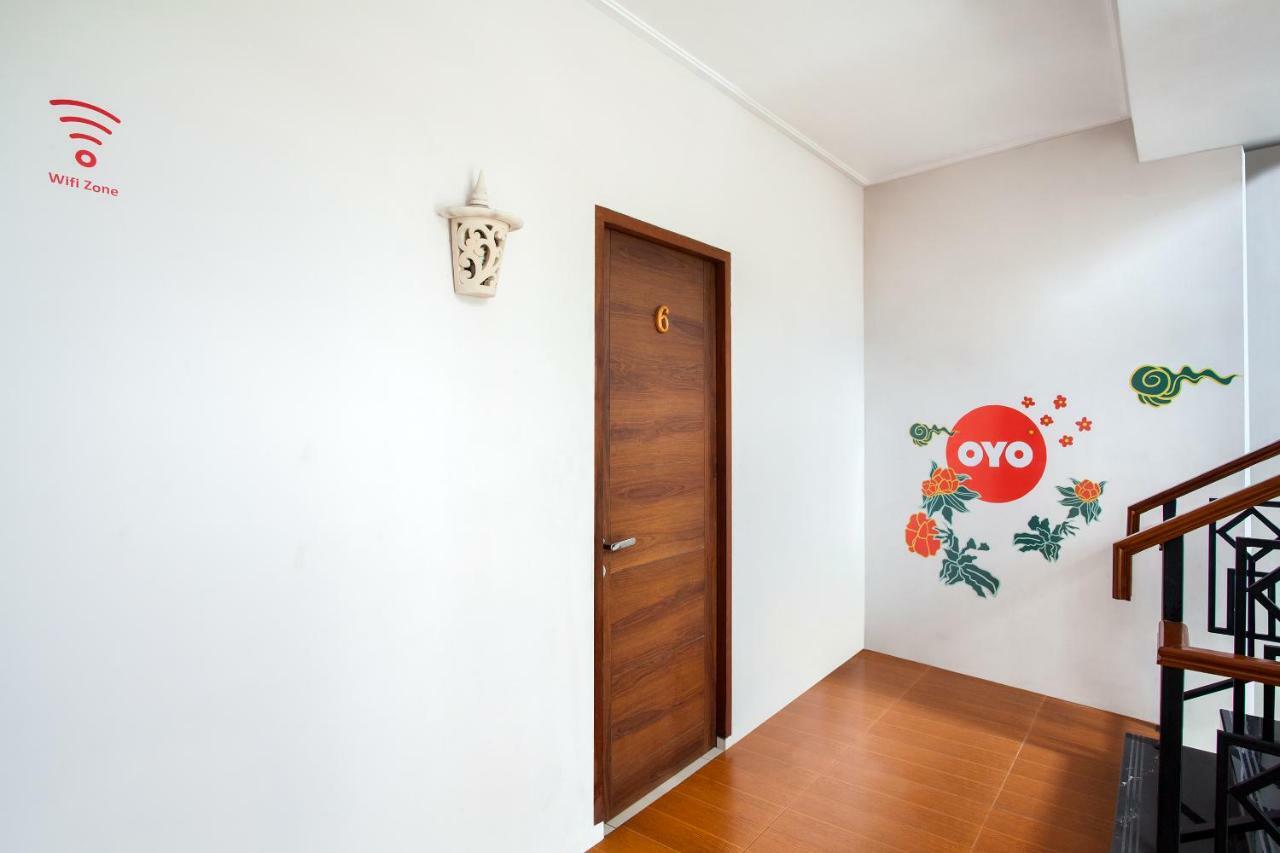 Oyo 107 Kusuma Kemang Suite Джакарта Экстерьер фото
