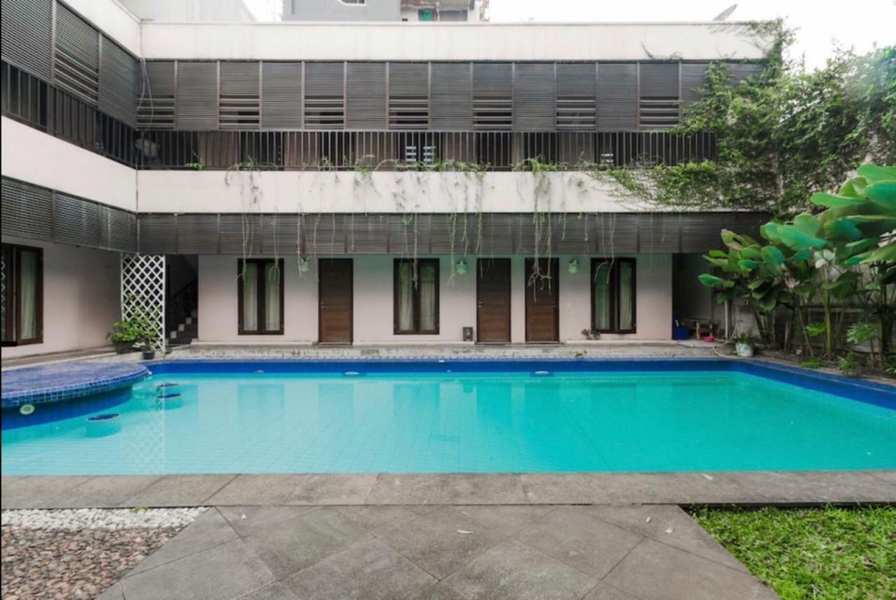 Oyo 107 Kusuma Kemang Suite Джакарта Экстерьер фото