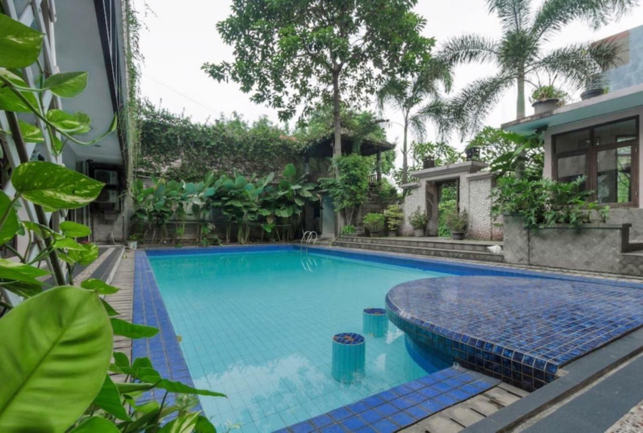 Oyo 107 Kusuma Kemang Suite Джакарта Экстерьер фото