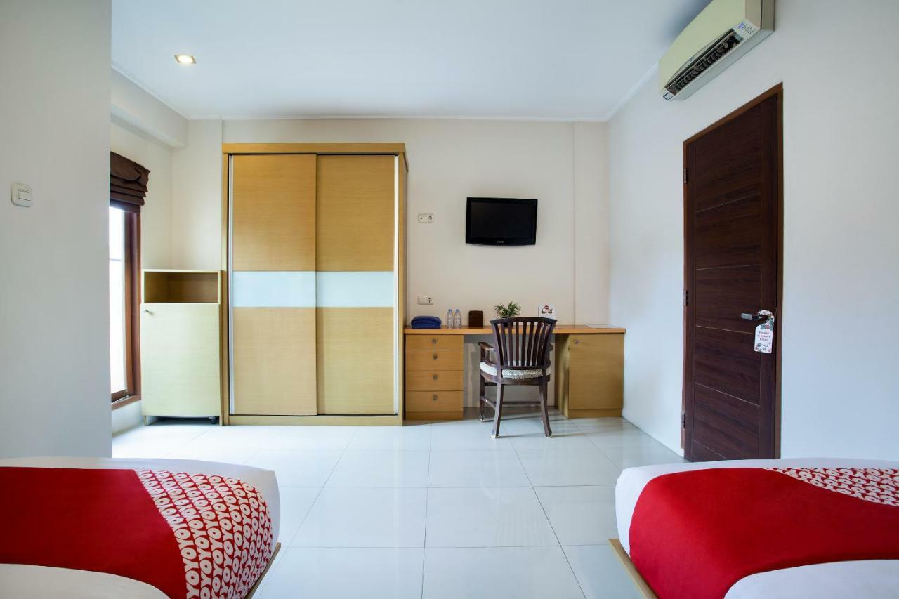 Oyo 107 Kusuma Kemang Suite Джакарта Экстерьер фото